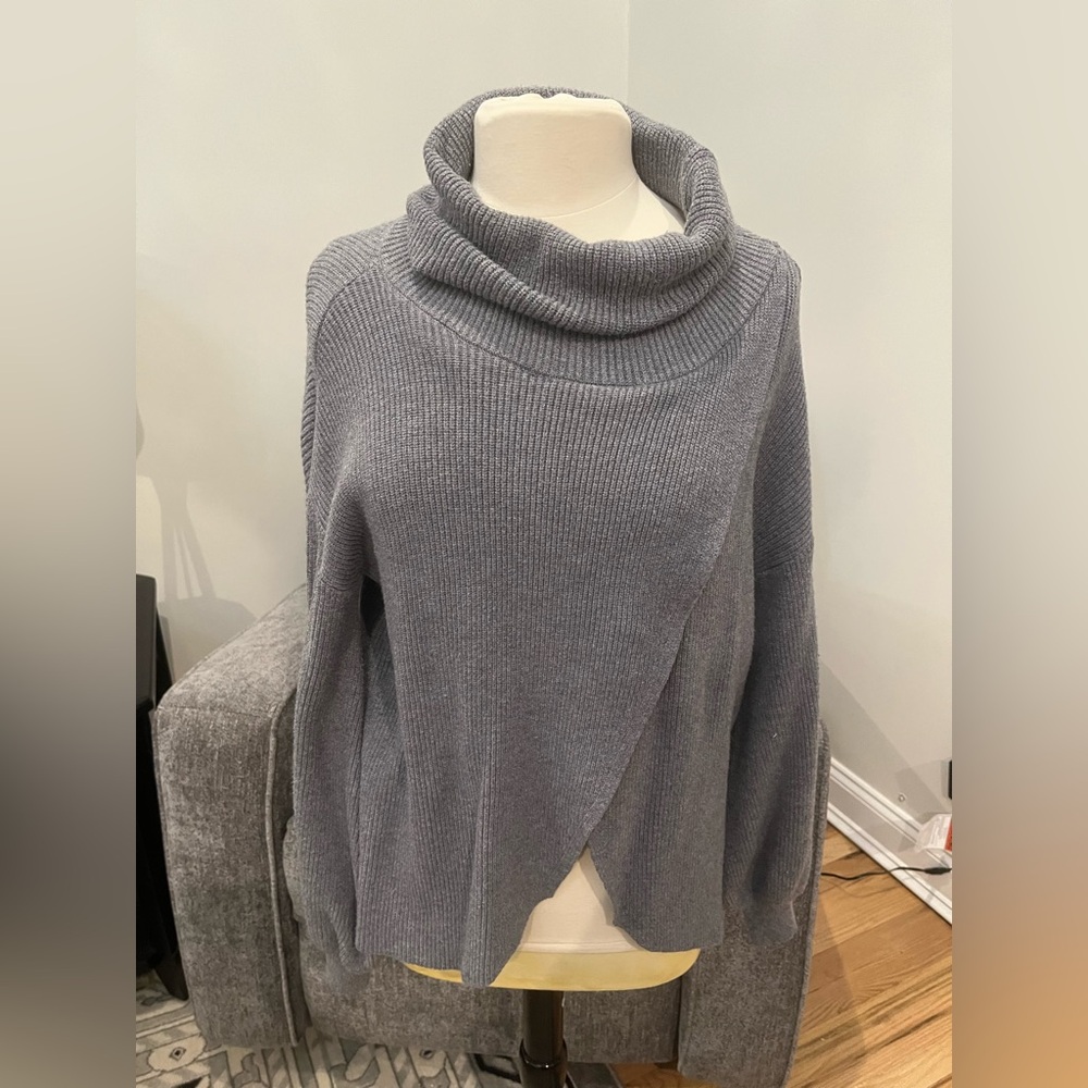 Fate Turtleneck‎ Pullover Sweater In Gray Size Large